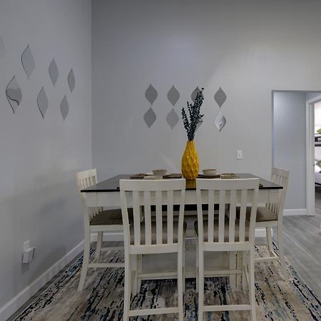 Family Fun Ping Pong, Bbq, Walk To Park Nearby Sarasota Luaran gambar