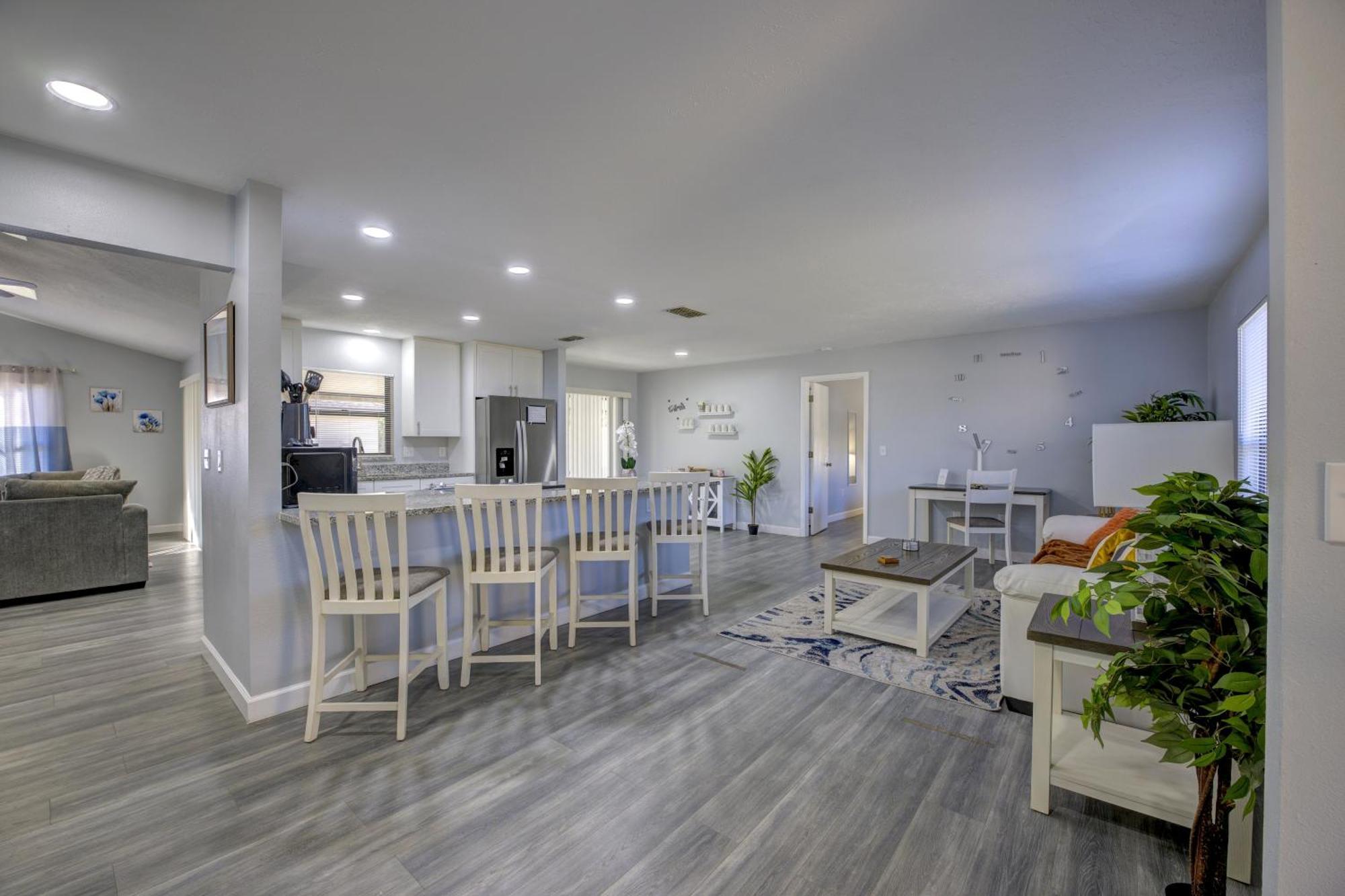 Family Fun Ping Pong, Bbq, Walk To Park Nearby Sarasota Luaran gambar